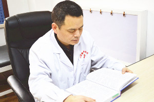 中亚医院褚福镇主任：暑假来了帮助患儿家长捍卫孩子的健康！