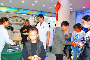 医患一家庆团圆丨浓浓情意满中亚 病友联欢度中秋