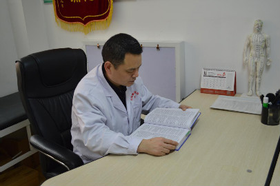 黑龙江中亚医院医风三十年如一日 这位门诊主任是一位有“心”人