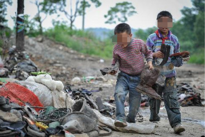 郑州军海癫痫医院 捡来的破烂可以卖钱，然后就可以救我爸爸了