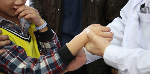 别让他们的童年被泪水和无奈侵蚀  黑龙江中亚儿童癫痫诊疗中心招募儿童、青少年癫痫病患者